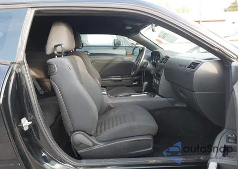 2013 Dodge Challenger Sxt z USA, uszkodzony, nr VIN 2C3CDYAG3DH692448